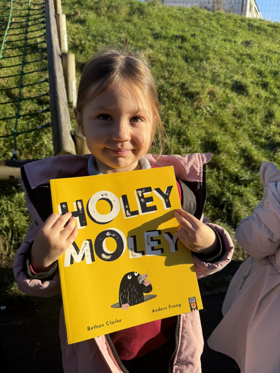 MrsNelson08's tweet image. We read one of our BookBug bag stories today, Holey Moley. Then we headed outside for a mole hunt and chatted all about mole habitats and their underground adventures. 🕳️🐾 @StRoseOfLimaPS @WeAreLit4All @Booktrust #bookbug @SOuLupdate #outdoorlearning