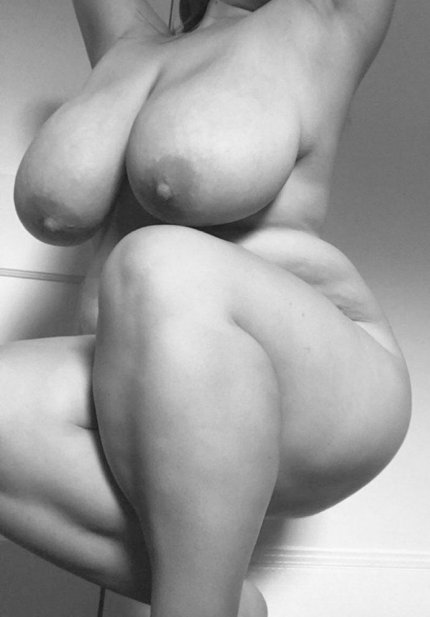 Curves and tits please 😈🔥🥵🔥🍒🔥😘