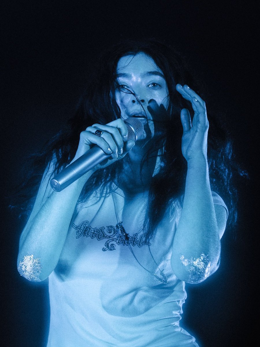 whoever took this picture won the ultrasound tour picture challenge because WOW