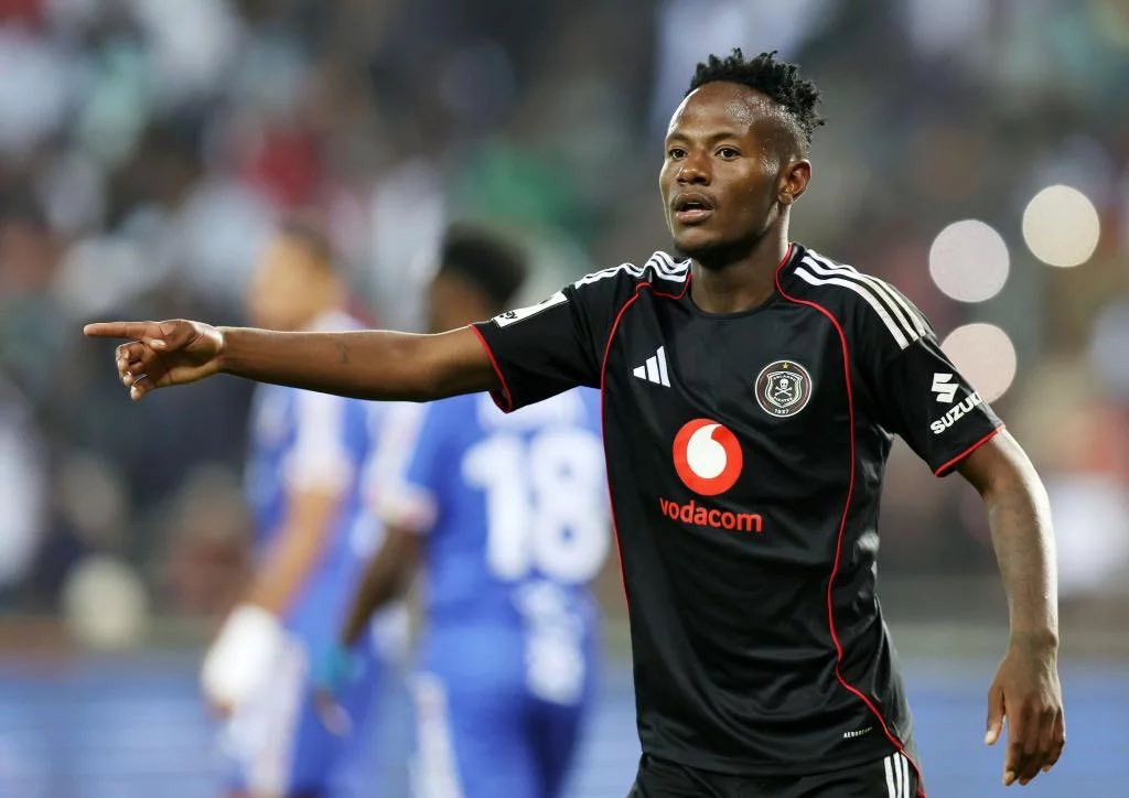 MokattSports's tweet photo. I’m not happy! My patience is running out🤐

#OrlandoPirates #OnceAlways #BetwayPrem https://t.co/a9yj4T9Nf0