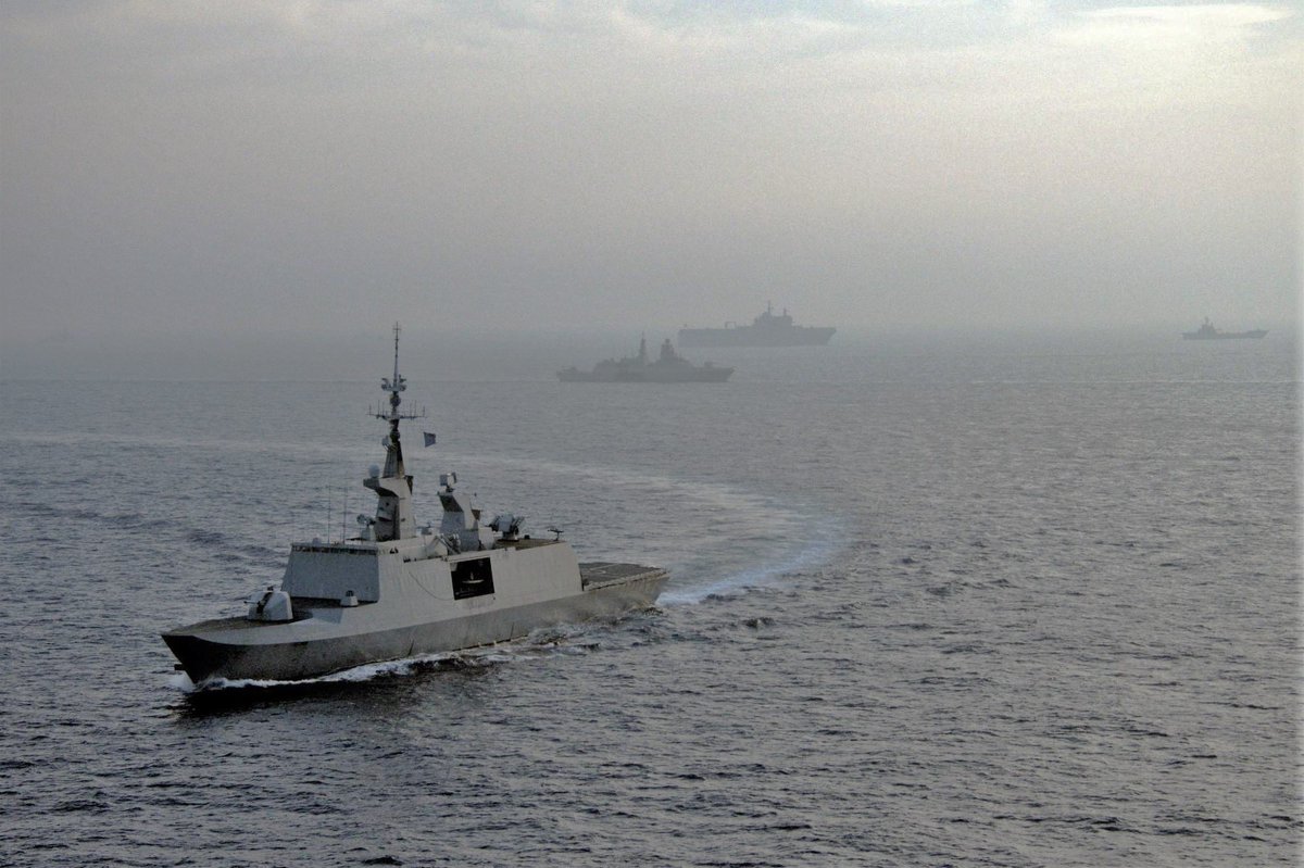 FrenchForces's tweet image. 📍 Mediterranean | A 🇫🇷 frigate in the joint multinational exercise #MEDUSA

🎯 Testing the ability of the 🇨🇾🇪🇬🇬🇷and 🇫🇷 navies to operate jointly in response to regional security challenges

⚔️ Naval warfare maneuvers, air and surface counter-drone exercises, and integration of…
