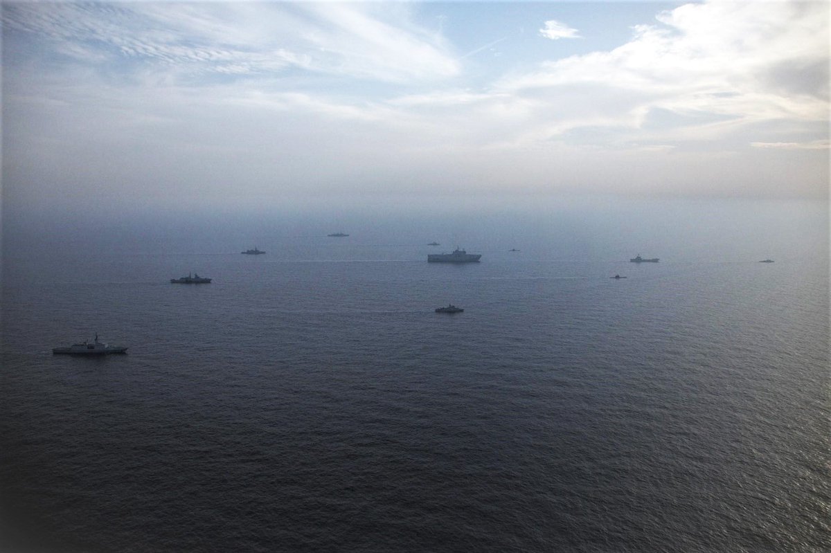 FrenchForces's tweet image. 📍 Mediterranean | A 🇫🇷 frigate in the joint multinational exercise #MEDUSA

🎯 Testing the ability of the 🇨🇾🇪🇬🇬🇷and 🇫🇷 navies to operate jointly in response to regional security challenges

⚔️ Naval warfare maneuvers, air and surface counter-drone exercises, and integration of…