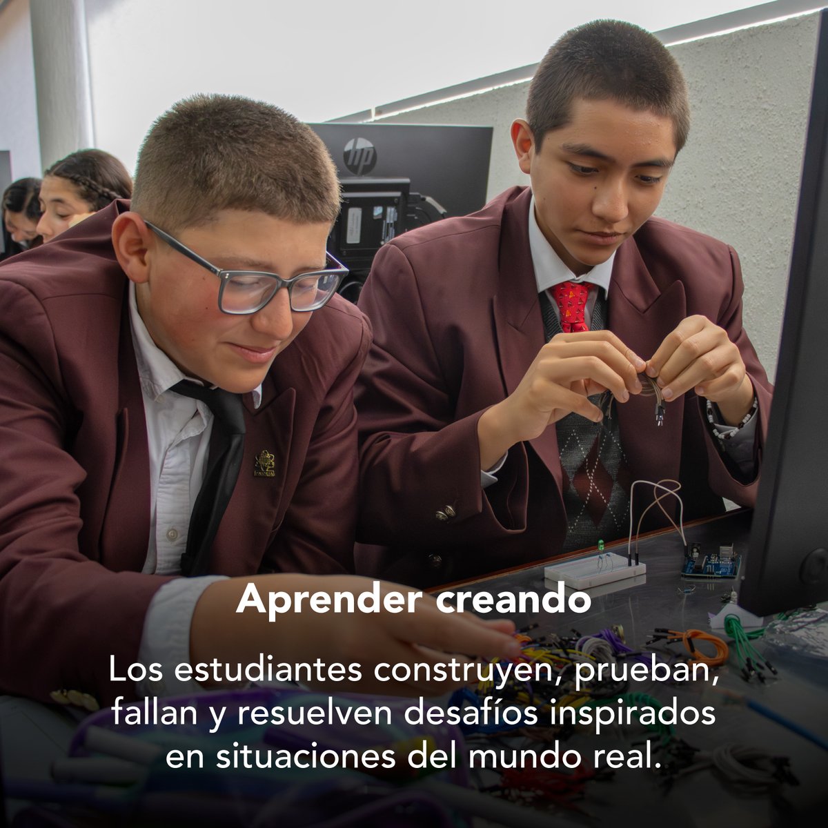 SoyRobotiX's tweet image. 📦📚 RobotiX in the box lleva electrónica, programación y robótica con Arduino a estudiantes de secundaria y bachillerato, impulsando su aprendizaje STEM+ desde la práctica.

🤖 Implementa este programa de manera curricular en tu escuela
📩 Envíanos DM para más información