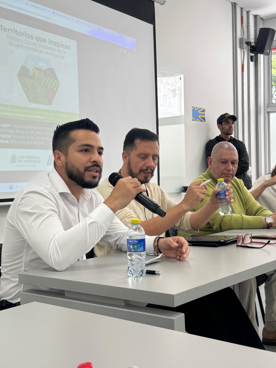 🤝 Firmamos acuerdo con la Facultad de Ciencias Agrarias <a href="/UdeA/">Universidad de Antioquia</a> para impulsar innovación y bioeconomía en el agro. Nuestro equipo participó en paneles sobre sistemas agroalimentarios resilientes. 

¡Juntos por un sector agropecuario más sostenible! 🌱