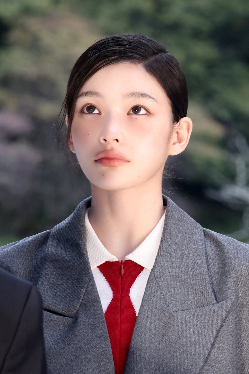 wonalogy's tweet image. we all know iroha is ni-ki’s long lost sister but why is she extra ni-ki in here if you know what i mean…