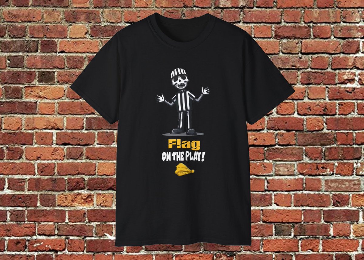 ccctshirt's tweet image. Flag on the Play T-Shirt. Comes in unisex sizes based on men&apos;s sizes and in 15 t-shirt colors. Can be found at: etsy.com/listing/430640…… #flag #referee #zombies #funnytshirts