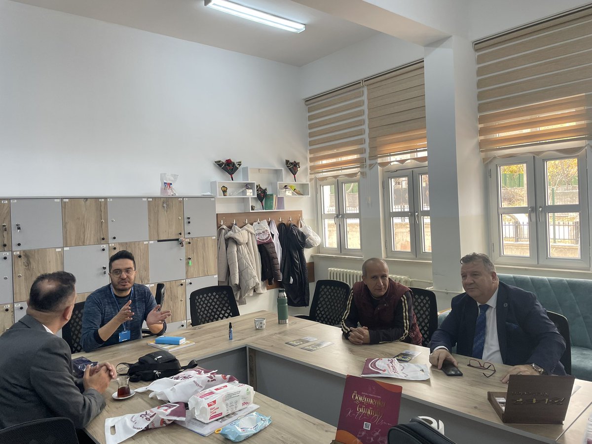 Bugün kıymetli Genel Başkan Yardımcılarımız <a href="/oguzidug/">Oğuz İduğ</a> ve <a href="/Ramazanirge1/">Ramazan İRGE</a> ile Nevşehir’de alanlardaydık. Kıymetli başkanlarıma desteklerinden ötürü teşekkür ederim. Bugün tohum ektik yarın ekin biçeceğiz. Nevşehir Hürriyete kavuşacak.