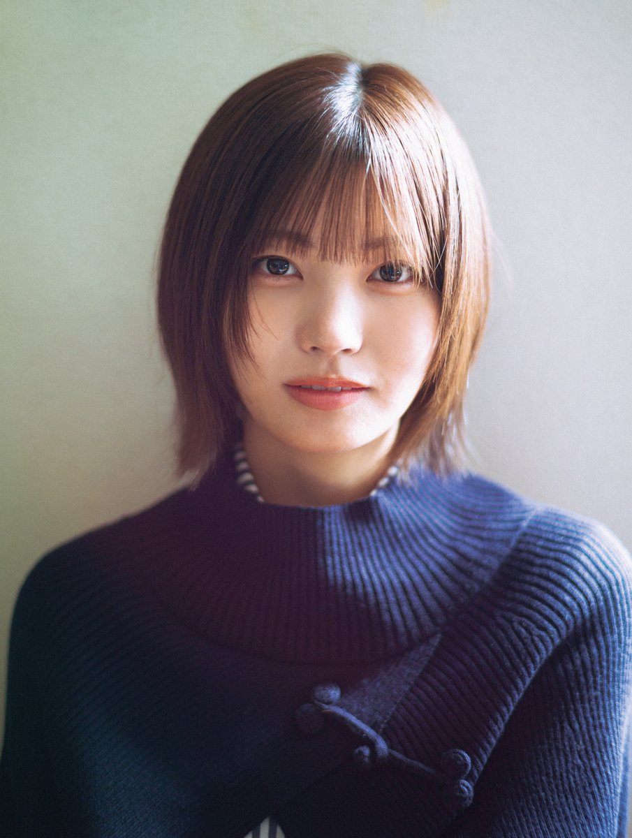 乃木坂46中西アルノ、まったり秋デートグラビア披露 ソロで『マガジン