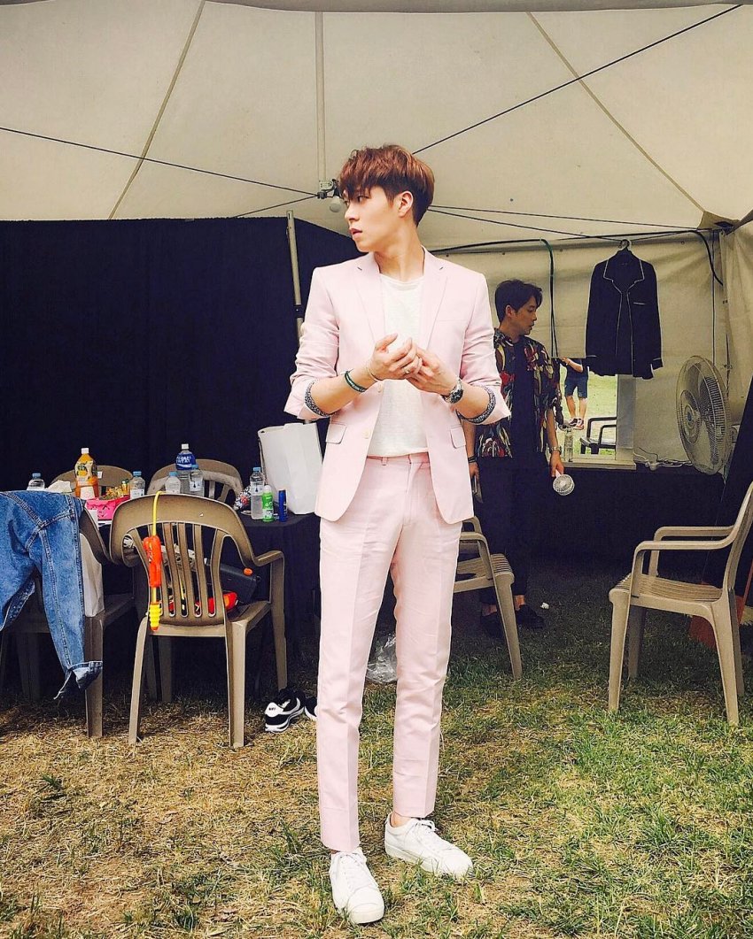 AREL_Der_Tod's tweet image. 데뷔 12주년 축하해🖤
풋풋했던 어린 날과 무대 위 아름다운 세계를 내게 열어준 가을날, 꿈을 이룬 어느 날, 그리고 지금의 이해준까지. 항상 응원해