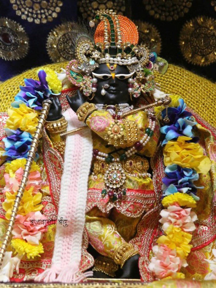 paramdisciples's tweet image. Hare Krishna Hare Krishna 
Krishna Krishna Hare Hare 
Hare Ram Hare Ram 
Ram Ram Hare Hare