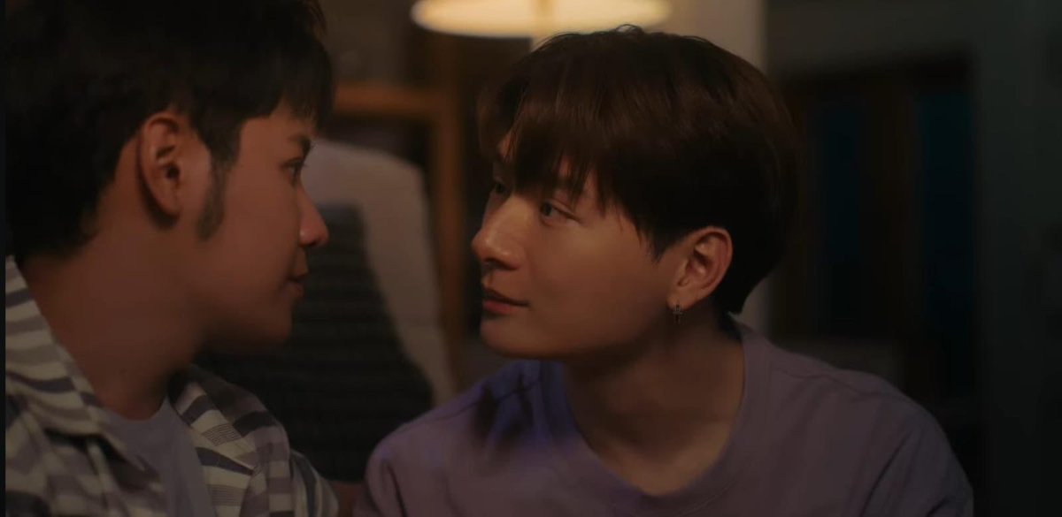 BoysLoveHubENG's tweet image. 🚨 NEW #KRISTSINGTO BL! The actors will star in #WriteYouAgain! #GMMTV2026

After an accident, a young man loses all his memories. He decides to return to the house where he lived as a child and, once there, he reunites with someone important from his past.