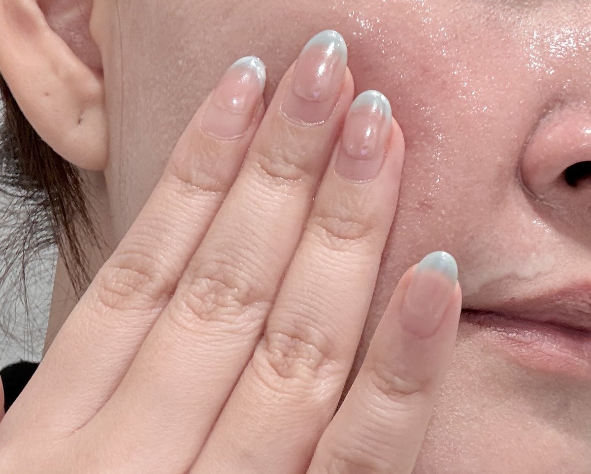 เป็นแพคเกจลิมิเตดที่น่าเก็บมากก shu uemura x Final fantasy XIV คลีนซิ่งออยล์ที่ไม่ต้องพูดเยอะ แบรนด์นี้เค้าทำถึงอยู่แล้ว🥹 ล้างเมคอัพดีมากไม่ต้องนวดเยอะเลย คสอกันน้ำก็ออก เนื้อออยล์แต่ไม่รู้สึกมันหลังล้างเลย  
#shuuemuraTH #ffxiv