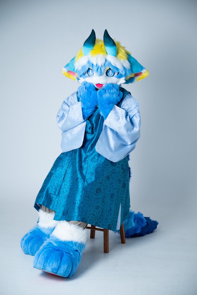 Hawol하월 tweet media