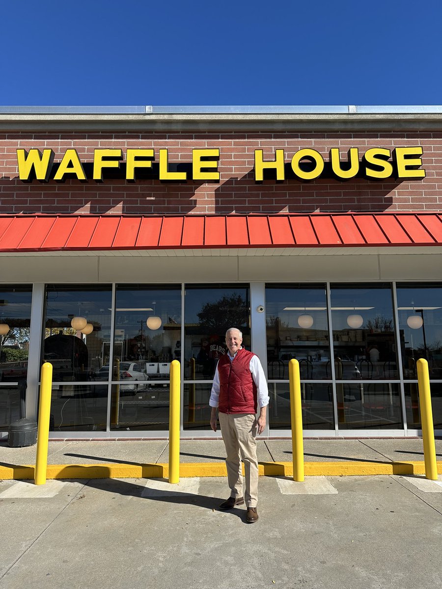 WhatleyNC's tweet image. Sausage, Egg and Cheese Hasbrown Bowl! @WaffleHouse is a great way to start the day on the campaign trail