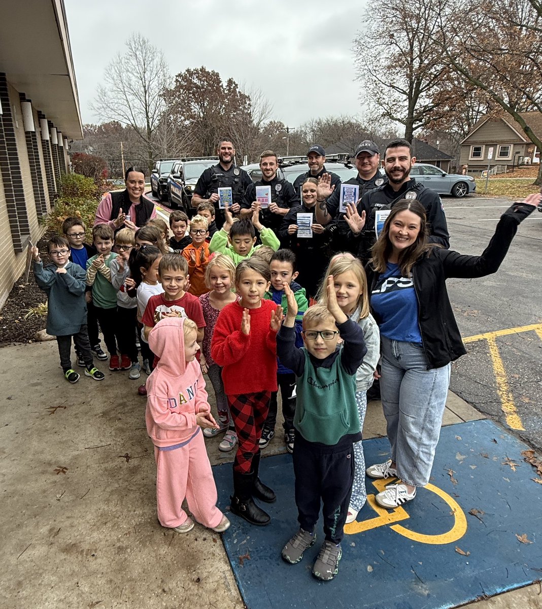 Beth Cunningham tweet media