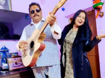 askrajeshsahu's tweet image. टीवी एक्ट्रेस उर्मिला सनावन ने भाजपा के पूर्व विधायक सुरेश राठौड़ पर यौन शोषण का आरोप लगाया है। सनावर ने बताया कि पूर्व विधायक ने अपनी पूर्व की शादी की बात छुपाकर उनके साथ गंधर्व विवाह किया है।

एक्ट्रेस ने वीडियो जारी कर आरोप लगाते हुए उत्तराखंड के सीएम धामी और यूपी के सीएम योगी…