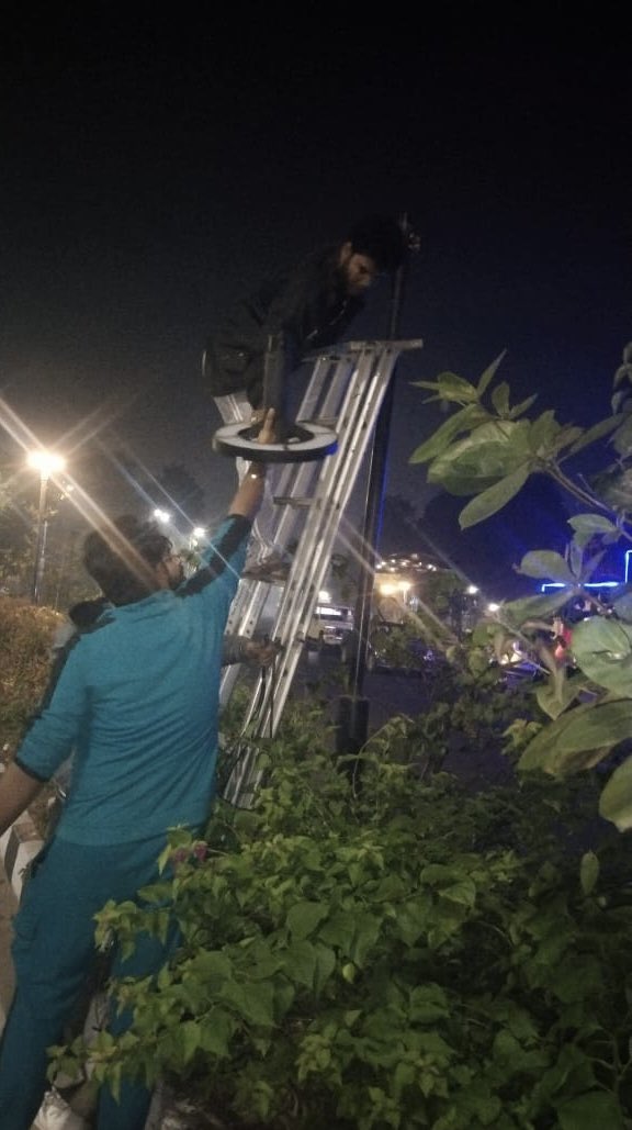 BSCL_BBSR's tweet image. Street lights of Smart Janpath and the central medians are being maintained regularly, ensuring well lit and safe streets for all.

#SmartCity #SmartJanpath #SafetyFirst
