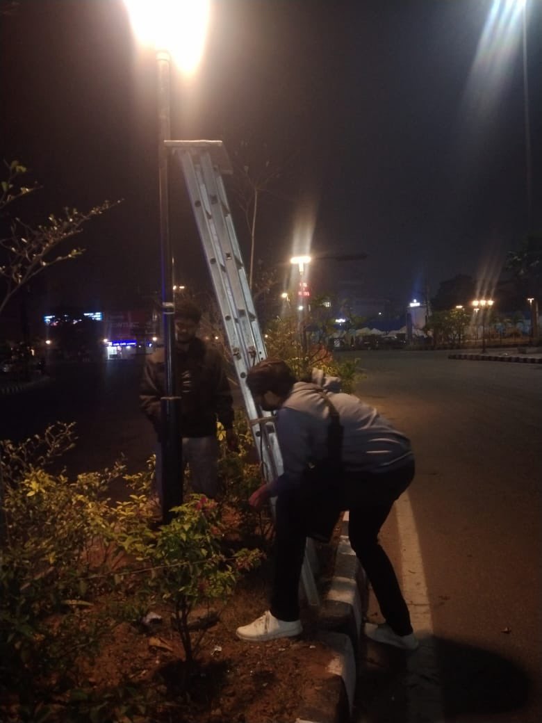 BSCL_BBSR's tweet image. Street lights of Smart Janpath and the central medians are being maintained regularly, ensuring well lit and safe streets for all.

#SmartCity #SmartJanpath #SafetyFirst