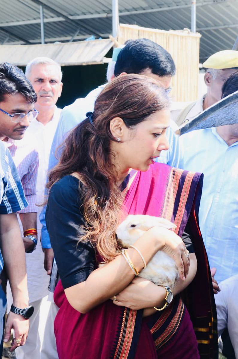 AsmitaLal17's tweet image. “Until one has loved an animal, a part of one’s soul remains unawakened.”