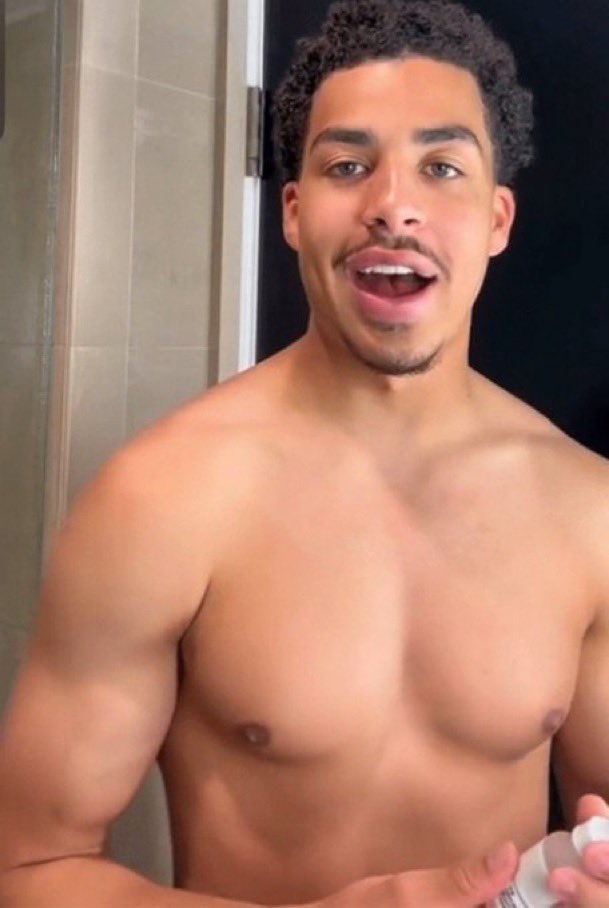 Thedudeshub's tweet image. am i the only one who finds him attractive?