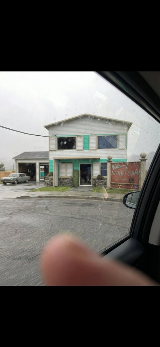 While house shopping, this popped up on the “listings you may be interested in”. 👀👀. Swear I’ve been there before…