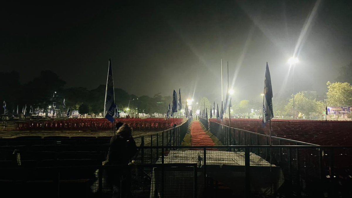 मुज़फरनगर पहुँच गया हूँ, कल होने वाली महारैली के मंच का निरीक्षण माननीय प्रदेश अध्यक्ष सुनील चितौड़ जी माननीय राष्ट्रीय महासचिव <a href="/Ravinder_ASPK/">Ravindra Bhati Gurjar</a> जी माननीय राजस्थान प्रभारी <a href="/SatyapalChASP/">Satyapal Chaudhary</a> जी एवं पश्चिम प्रभारी नीटू सिंह जी के साथ किया l

कल मुज़फरनगर एक बदलाव का इतिहास लिखेगा l
जय