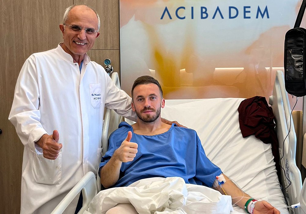 Levaofficialtr's tweet photo. Trabzonspor, Edin Visca'ya sol fibula kemiği kırığı ve çoklu bağ yaralanması tanısıyla cerrahi operasyon uygulandığını açıkladı. https://t.co/06pmlVWGHC