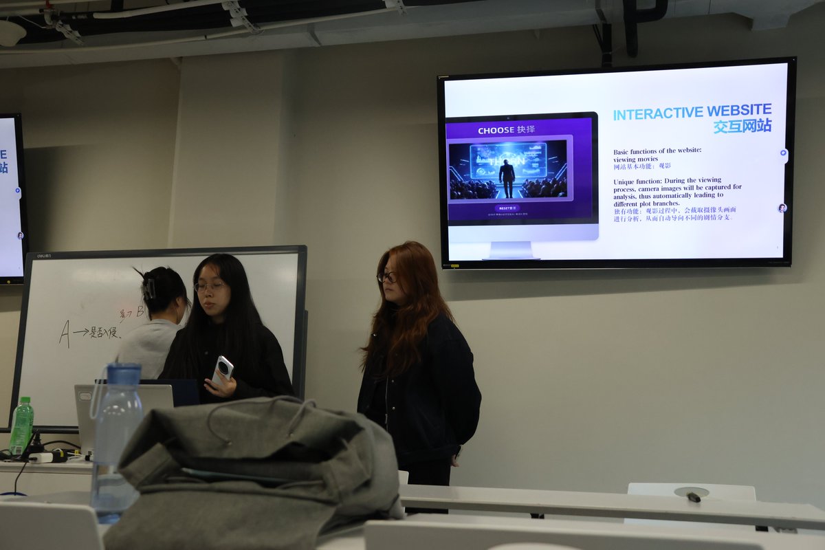 BNU_SFD's tweet photo. The 2025 Visual Design Fundamentals course for MA has come to an end. Our students have gained a great deal! #design #tonybrown #designcourse https://t.co/ysvWMzpfJz