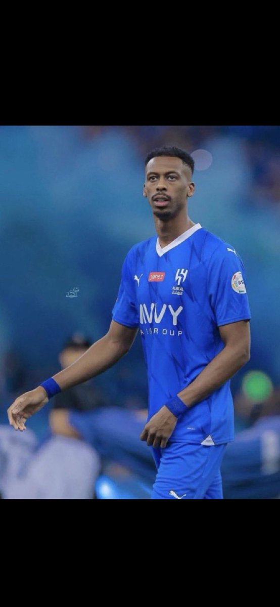 ik2xp_'s tweet image. امكانيات ضعيفة 
ثقة مهزوزة
عقلية سيئة
ناصر الدوسري و محمد كنو 
سنين والجمهور صابر عليهم لضعف العنصر المحلي… الله يجيب اليوم اللي نكتفي فيه محليًا ونشوفهم برا النادي