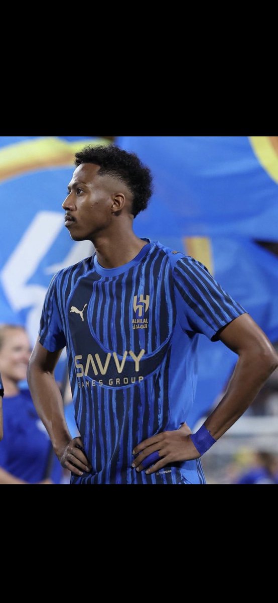 ik2xp_'s tweet image. امكانيات ضعيفة 
ثقة مهزوزة
عقلية سيئة
ناصر الدوسري و محمد كنو 
سنين والجمهور صابر عليهم لضعف العنصر المحلي… الله يجيب اليوم اللي نكتفي فيه محليًا ونشوفهم برا النادي