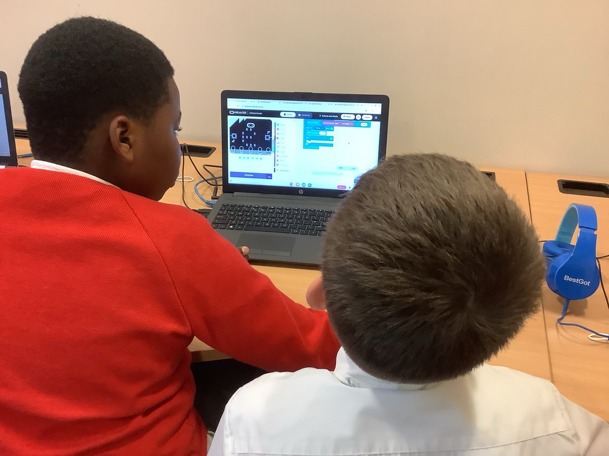 allsaintsbootle's tweet image. Year 6 had a great lesson in coding today with Micro:bits Thanks @hodge_jo #Computing