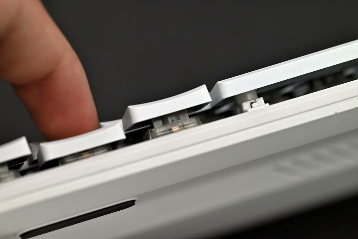 Raspberry_Pi's tweet image. Check out @mmehatronika&apos;s excellent (and loooong!) Raspberry Pi 500+ review. There are some fantastic photos you won&apos;t want to miss...

magazinmehatronika.com/en/raspberry-p…