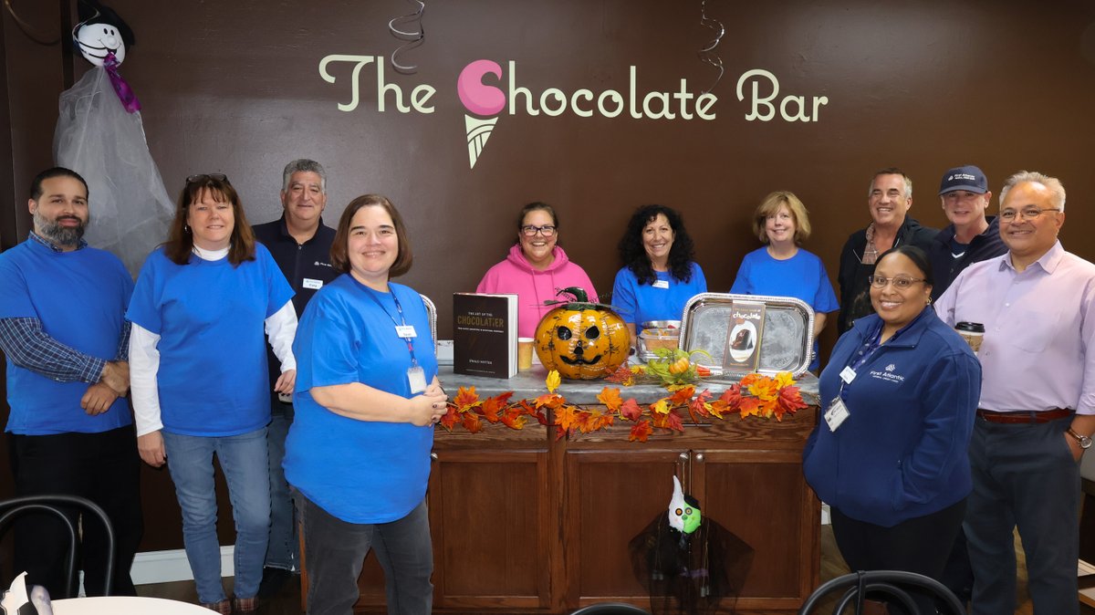 FirstAtlanticCU's tweet image. A few more sweet moments at The Little Silver Chocolate Bar 💙 Thank you to our amazing team for helping make this initiative happen! We’re so grateful for everyone who supports local.