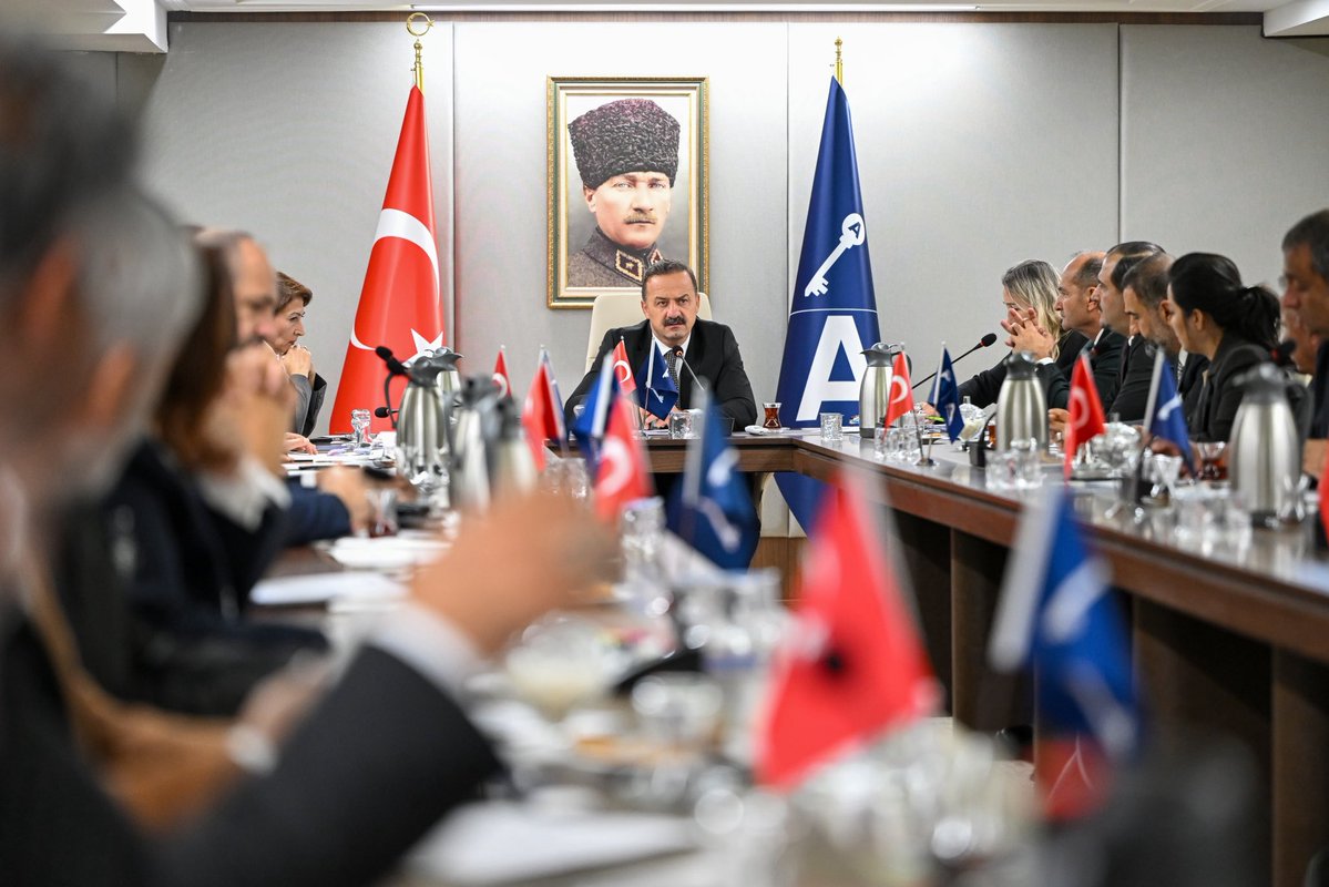 Anahtar Parti Merkez Yönetim Kurulu (MYK) aylık olağan toplantısını, Genel Başkanımız Sayın Yavuz Ağıralioğlu başkanlığında gerçekleştirdi.