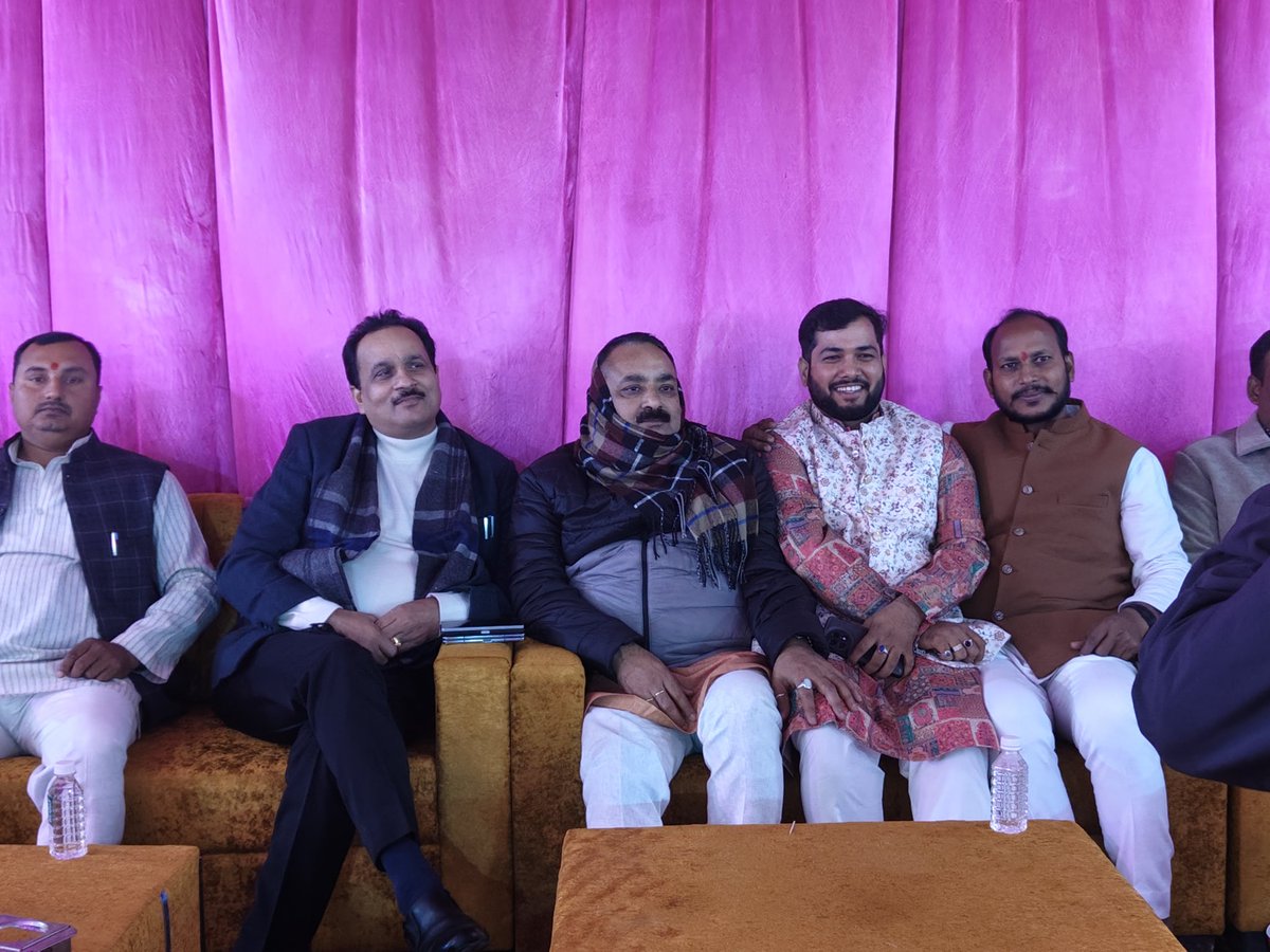 हरदिया ग्राम प्रधान श्री दिलीप शुक्ला जी के यहां शुभ तिलकोत्सव कार्यक्रम में सम्मिलित होकर परिजनों को बधाई एवं शुभकामनाएं प्रेषित किया।