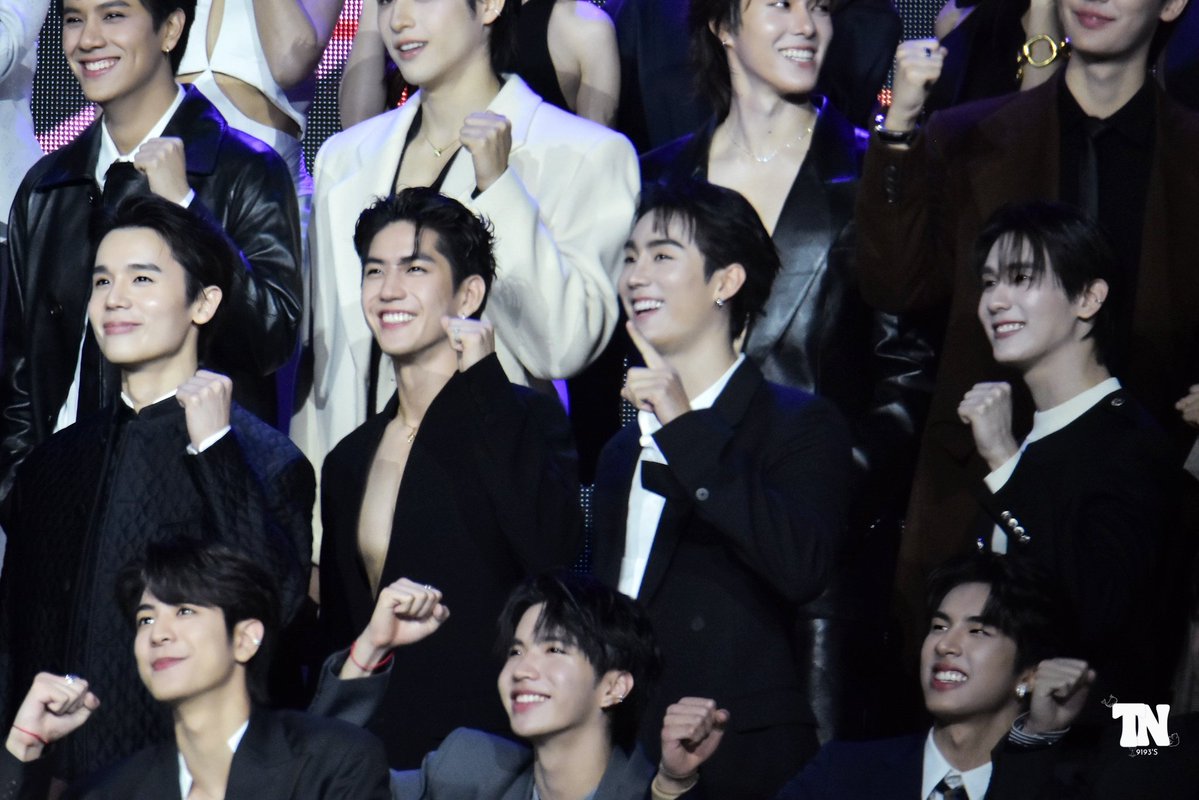 TN9193s's tweet image. 25.11.25

แก๊งเฮีย🥹🩵🧡

#GMMTV2026 
#jimmyyjp #sea_tawinan #fforce_ #kasibook