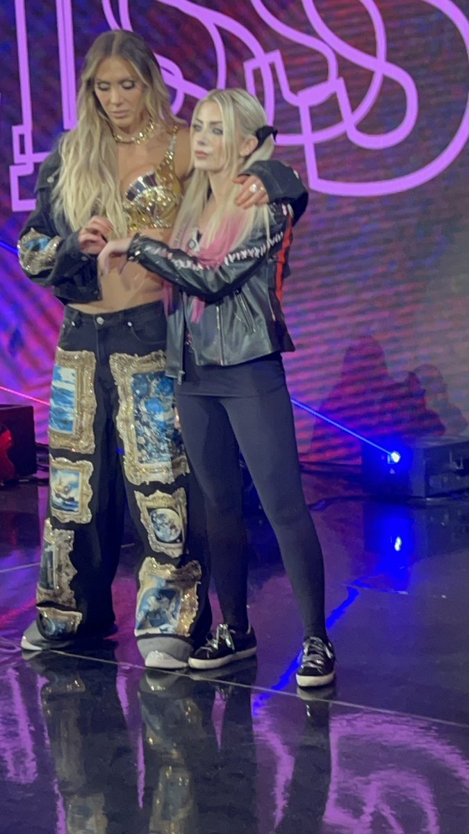 Ms_Feb3_Flair's tweet image. Digital Photos of #AOC ❤️