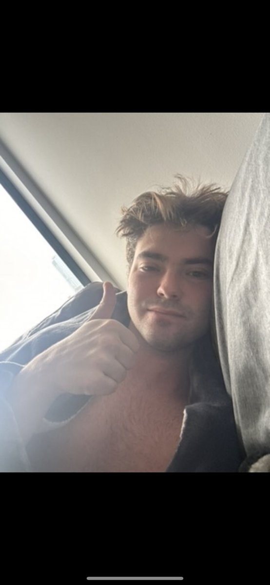 joshsuggss's tweet image. This was me last October  

Waking up on @MattEpstein16 couch 

2 weeks earlier I dropped out of college

12 months later.....

I have 47 team members. 

On the cover of the Wall Street Journal 

We&apos;ve made 12,000 street interviews ads 

 CHASE YOUR DREAMS