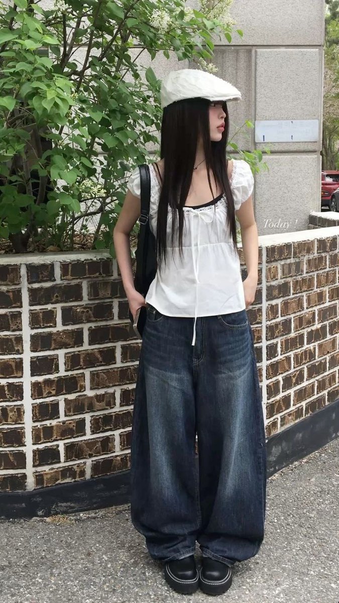 kkrIsefni's tweet image. Go to pinterest and search ~

~ celebrity
~ outfit
~ quote
~ aesthetic