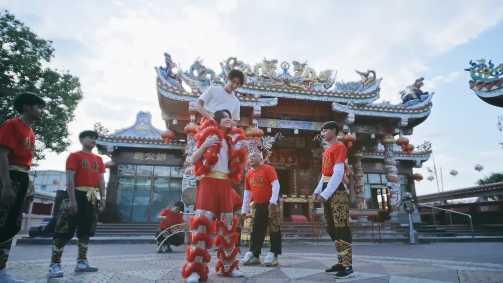 headedtoyou's tweet image. - The Invisible Dragon (2026)