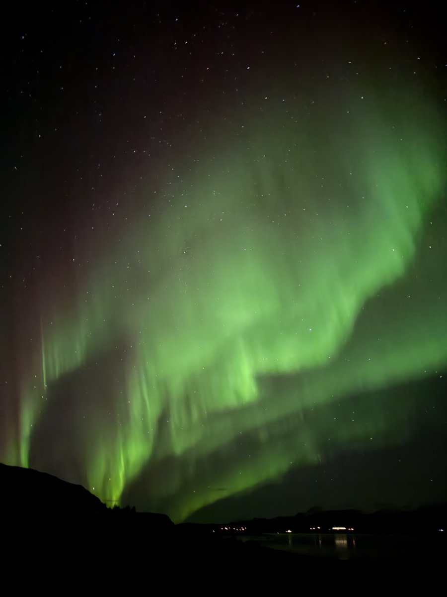 TubeWriter's tweet photo. Big milestone: our first TubeWriter install in Iceland! 🇮🇸

Tiffany Phan was on-site supporting a local lab and even caught the Northern Lights. 🌌

Huge thanks to our Iceland partners, here’s to many more global installs. #labautomation https://t.co/GZOI98x6wQ