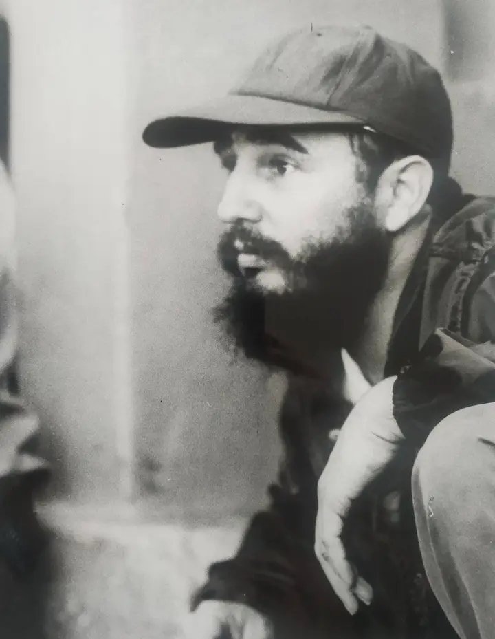 La novena de #Fidel ♥️💪🇨🇺  granma.cu/cien-con-fidel…