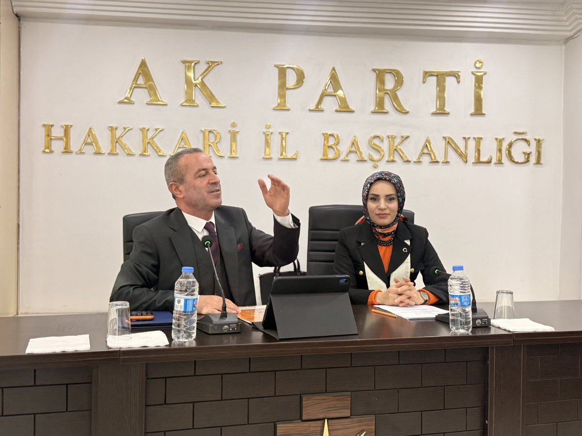 📍Hakkari AK Parti İl Başkanlığı 

Haftalık olağan  yönetim kurulu toplantımızı İl Başkanımız sn.<a href="/KayaZeydin/">Av. Zeydin KAYA</a>’in teşrifleriyle gerçekleştirdik 
Yönetim kurulu toplantımıza iştirak eden İl Başkanımıza değerli katkıları ve yol göstericiliği için teşekkür ederiz. Hedefleri olan,