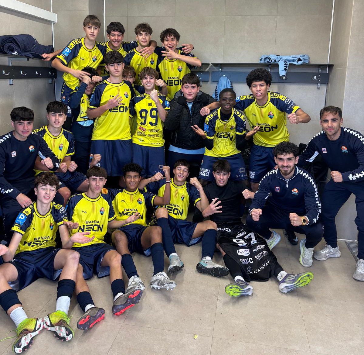 🤩 ENCARA MÉS LÍDERS

🔝 La temporada del Cadet S16 "B" comença a ser espectacular

📌 Victòria contra la PE Montagut aquesta darrera jornada. A per més, equip!

#BDT1978 #TractoretGroc