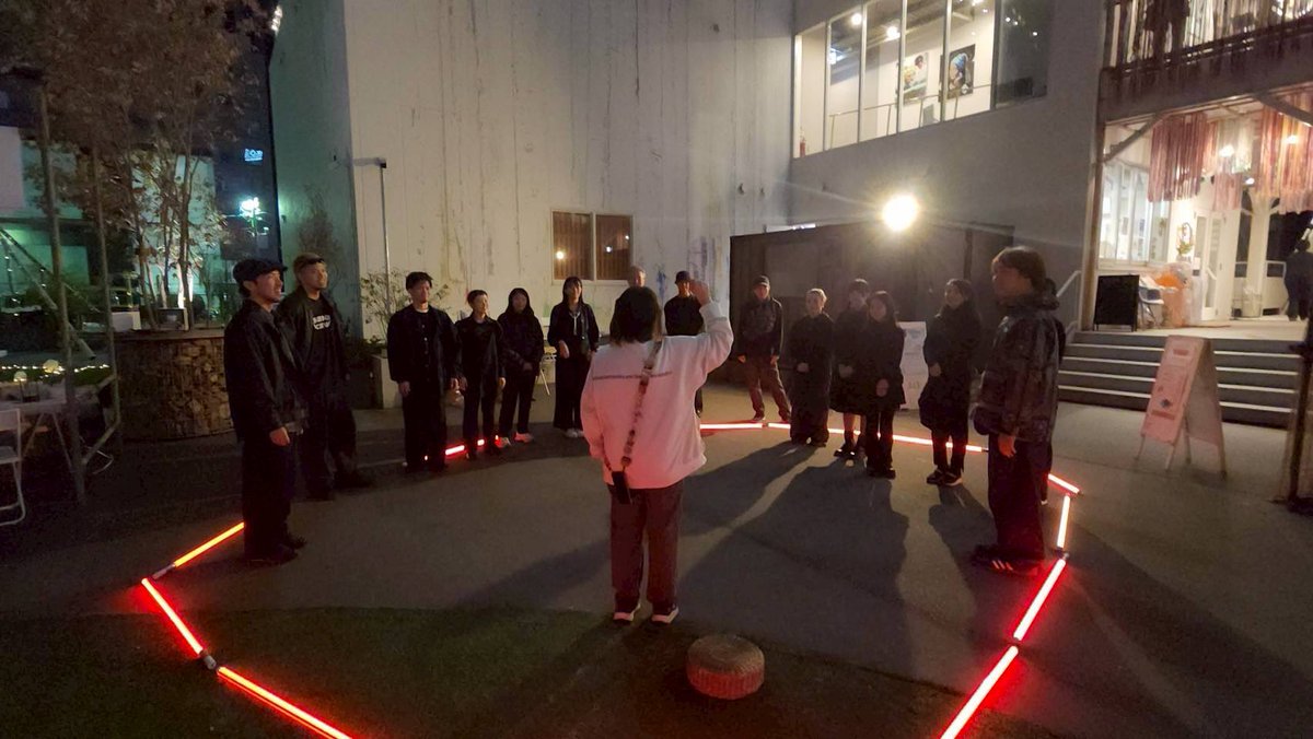 11.24 
SLOW ART CENTER NAGOYA

援芸縁日 最終日 19:00〜
辻 將成（パフォーマンスクラブ）

ダンサーとして参加させていただきました

非日常が広がるこの空間で
自由に自分と仲間と
イレブンプレイのように身体表現が出来て
幸せな時間でした
時を忘れるかのような不思議な時間

次回も頑張ります。