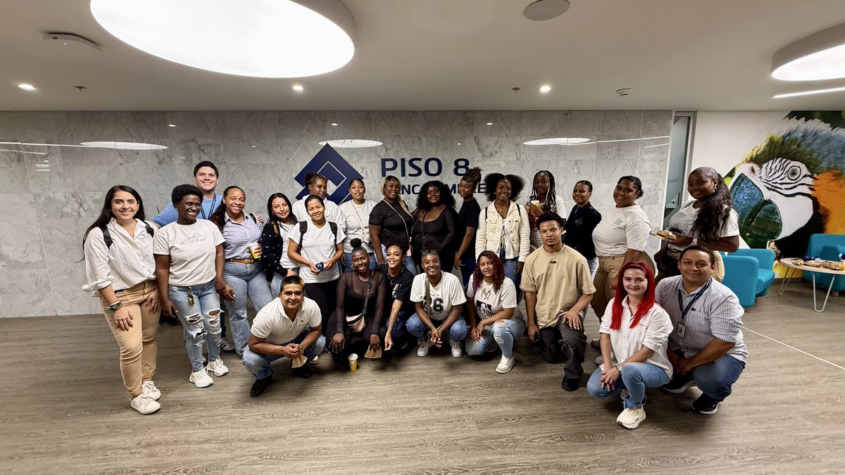 ANDIValleDCauca's tweet photo. ¡Seguimos construyendo confianza en la región🙌🏻! En el último mes, visitamos empresas líderes como @Incauca, @TQconfiable y @Bco_Occidente con jóvenes de @ValleCompromiso. Gracias por abrirnos las puertas y sumarse a nuestra estrategia de visitas empresariales ANDI. #MásPa��s https://t.co/Yi3mSop0Xh