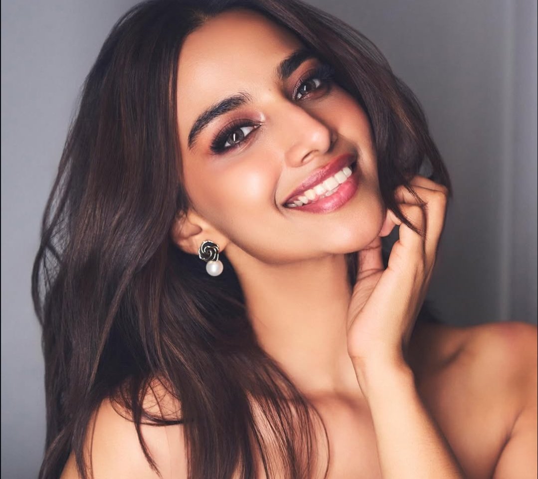 CineBuff2003's tweet image. #TigerShroff X #MeenakshiChaudhary - Produced By #DilRaju - Film is a high energy blend of stylish action &amp;amp; music driven storytelling - Feature an elaborate soundtrack, choreography driven set pieces &amp;amp; big canvas action - On floors soon - &apos; Tiger &apos; in a fresh avatar 🔥💥👌