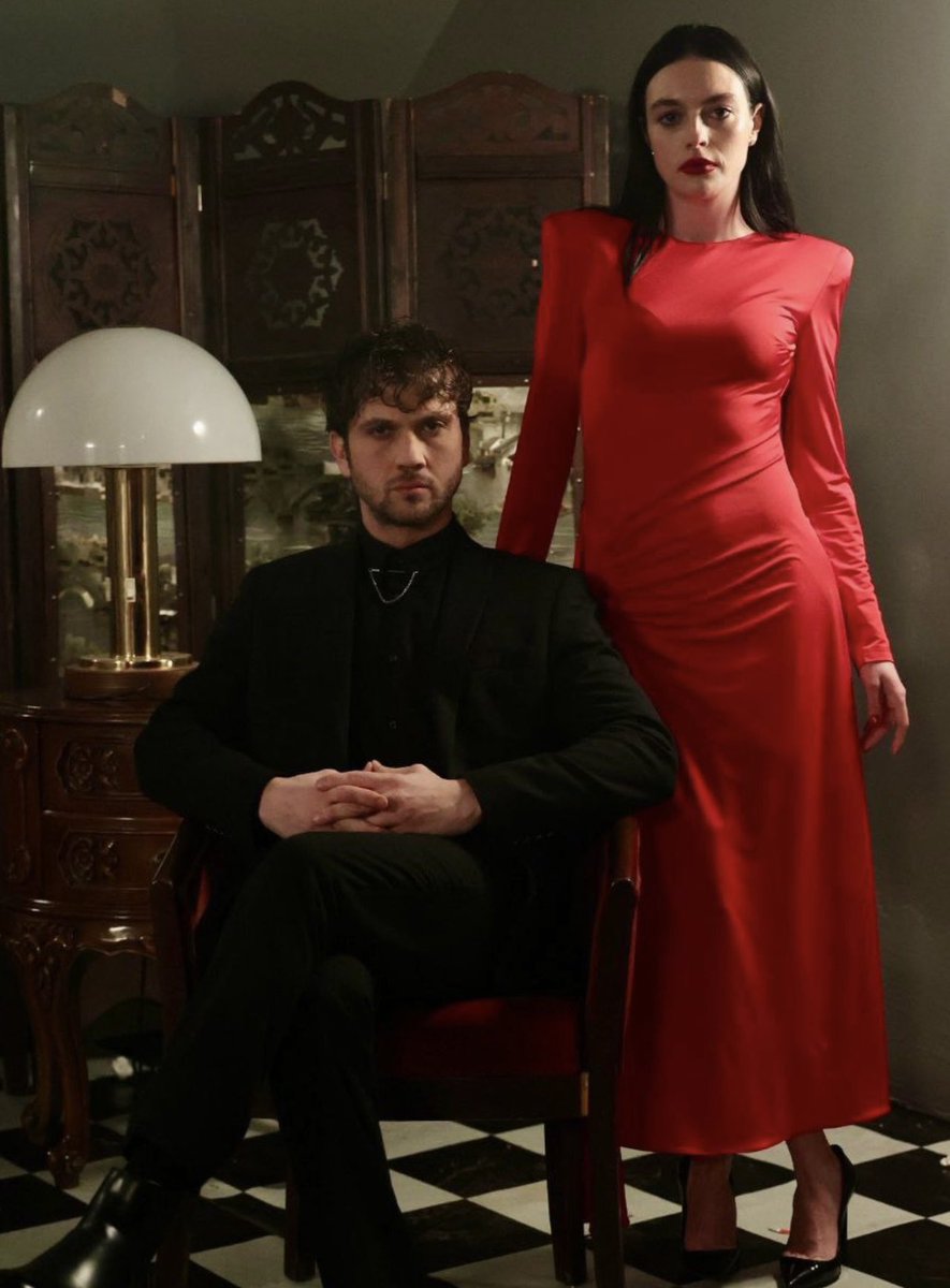 denizzz1998's tweet image. Benim güzel çiftim🖤🦢
#imdev 
#ArasBulutİynemli 
#MelisSezen