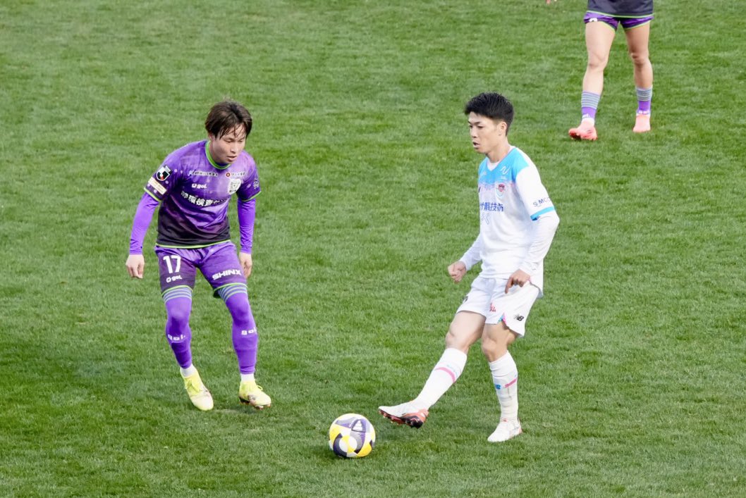 voissdefor1's tweet image. MF16  西澤 健太 選手 ①
J2リーグ 第37節 2025.11.23
サガン鳥栖vs 藤枝MYFC 0-0 draw
清水サポさんもたくさん応援に来てくれた藤枝戦
故郷の静岡で勝利するところを届けたかったはず
何度もチャンスを作ったけど1点が遠かった
#西澤健太
#サガン鳥栖
#清水エスパルス
#spulse
#藤枝鳥栖 
#J撮り