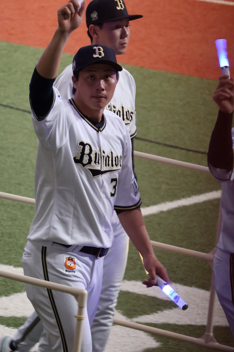 上まで見ててえらい！ #廣岡大志 #オリックス 2025.11.24